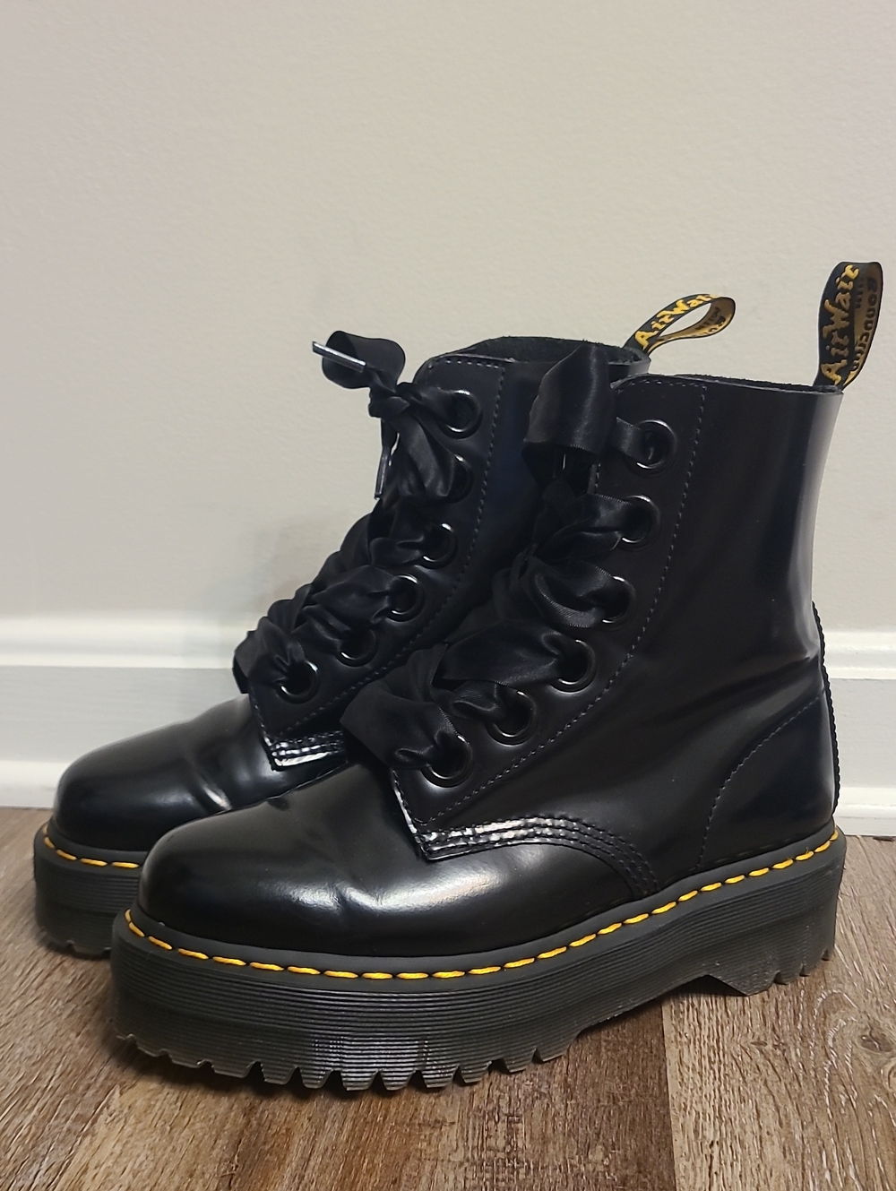 Dr Martens Molly Platform Boots
